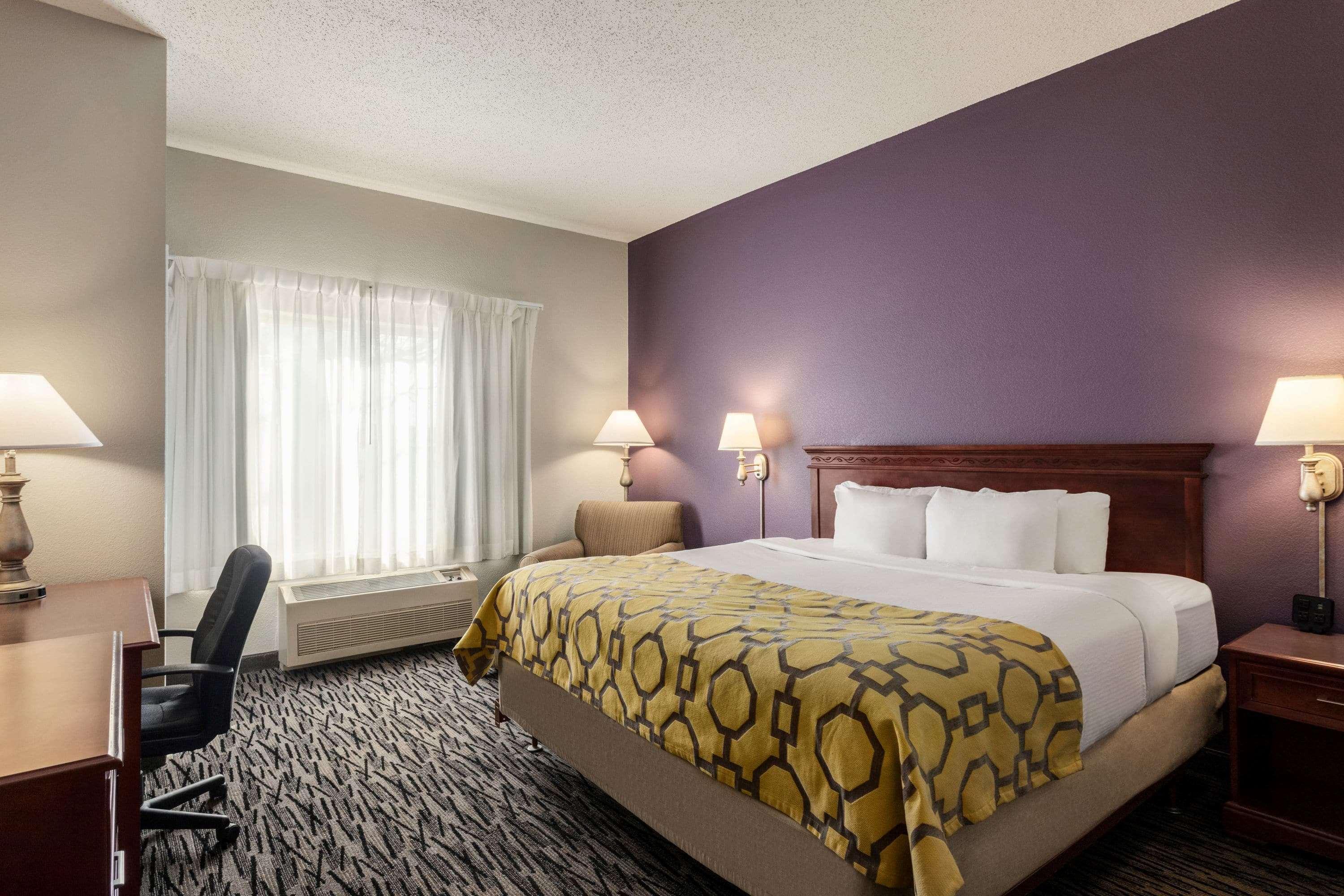 Baymont By Wyndham Springfield I-44 Hotel Exterior photo